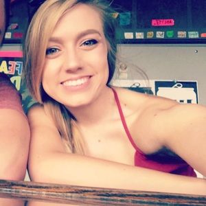 Meet your Posher, Becca